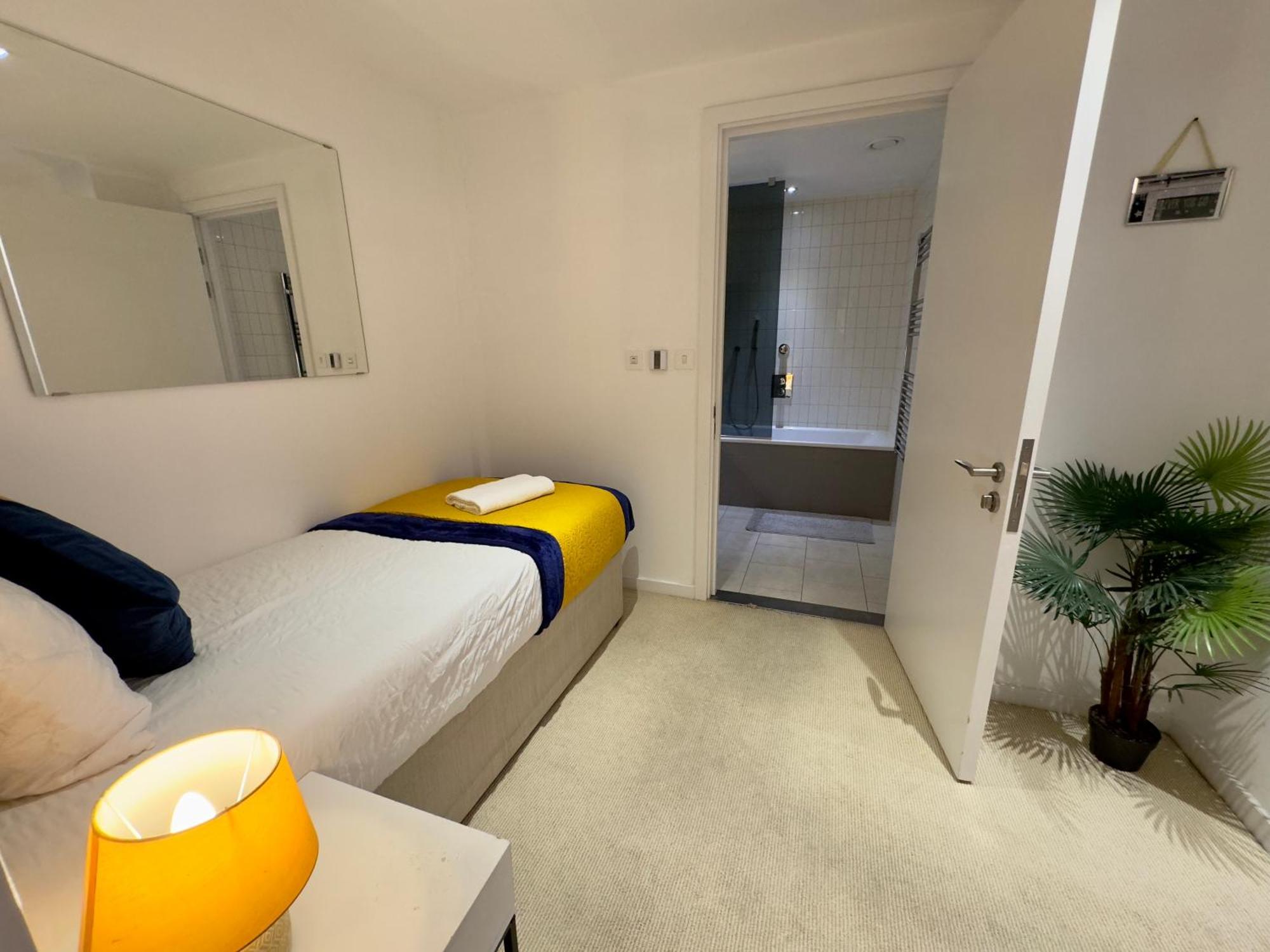 London Excel Cosy Apartment With Balcony & River View Close To O2 Arena, Cable Car, City Hall Экстерьер фото