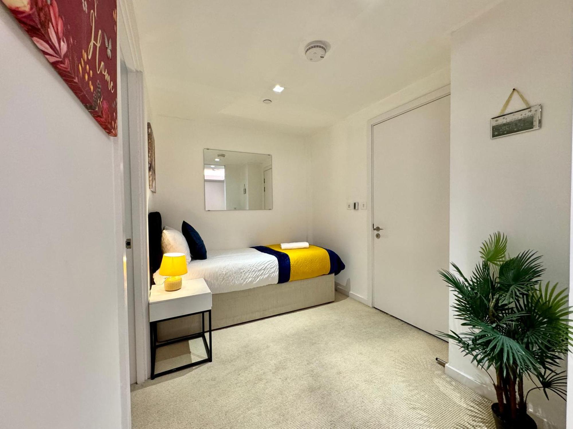 London Excel Cosy Apartment With Balcony & River View Close To O2 Arena, Cable Car, City Hall Экстерьер фото